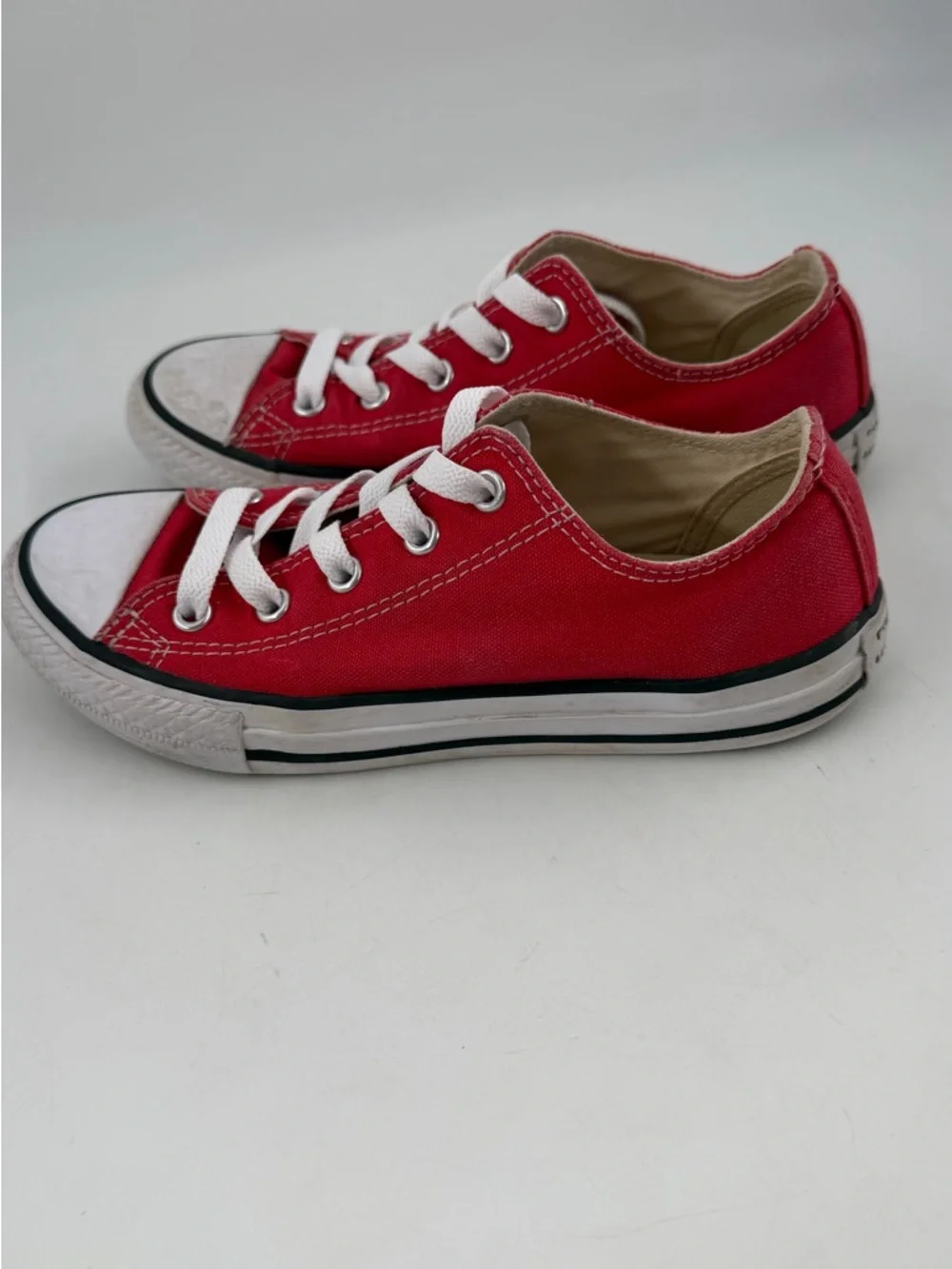 Converse Boy’s CTAS Red - SZ 1- Canvas Low Top Shoes Sneakers
